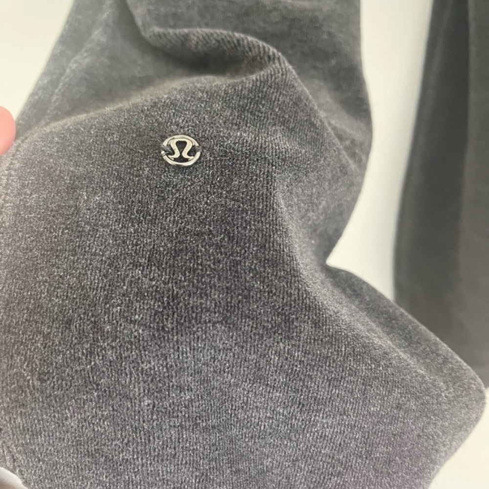 EUC Lululemon black joggers